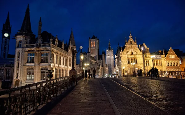 Oude stad van Straatsburg in de avond — Stockfoto