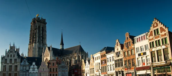 Widok placu grote markt w mechelen — Zdjęcie stockowe