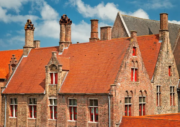 Typische huizen in het oude centrum van Brugge — Stockfoto
