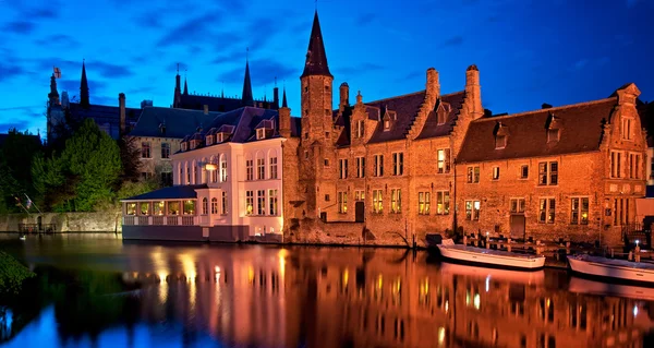 Houses along the canals — Stock Photo, Image