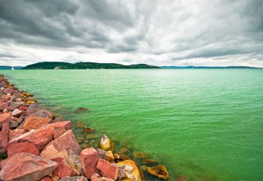 güzel bir bulutlu balaton Gölü