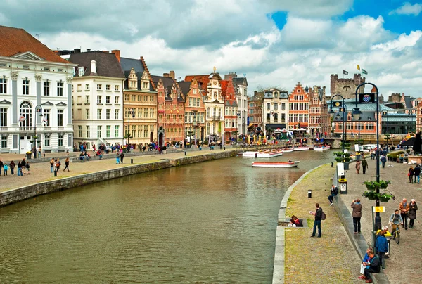 Casas agradáveis na cidade velha de Ghent — Fotografia de Stock