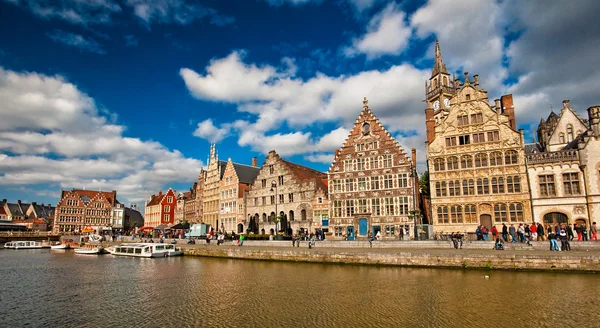 Casas agradáveis na cidade velha de Ghent — Fotografia de Stock