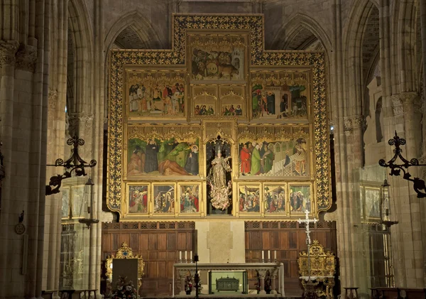 Interior da famosa catedral — Fotografia de Stock