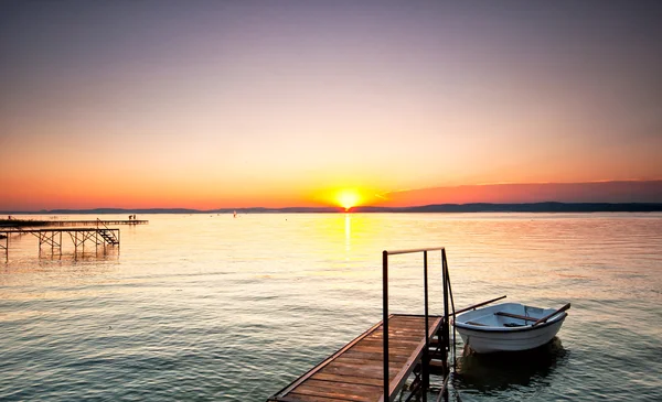 Balatonsjön med en mycket fin solnedgång — Stockfoto