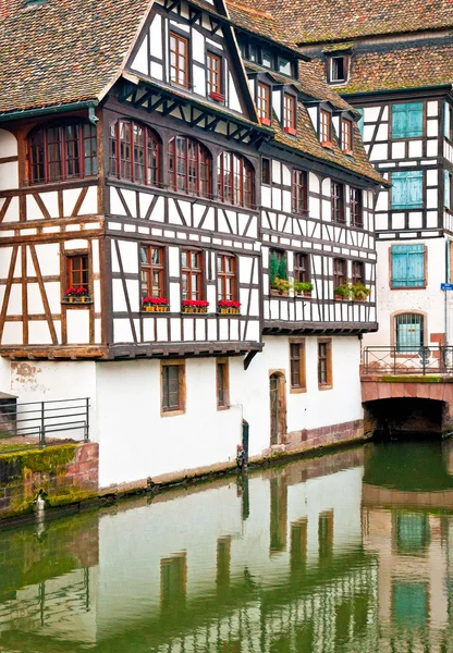 Nice canal with houses — Stock Photo, Image