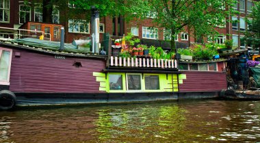 amsterdam kanalları