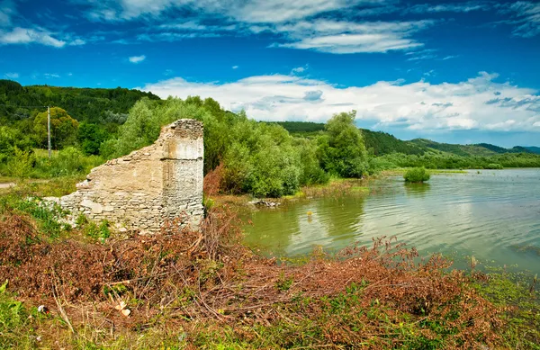 Rovine del Bezidu Nou allagato — Foto Stock