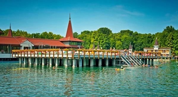 El famoso lago termal Heviz en Hungría — Foto de Stock