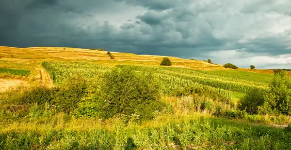 Panorâmica paisagem montanhosa cênica — Fotografia de Stock