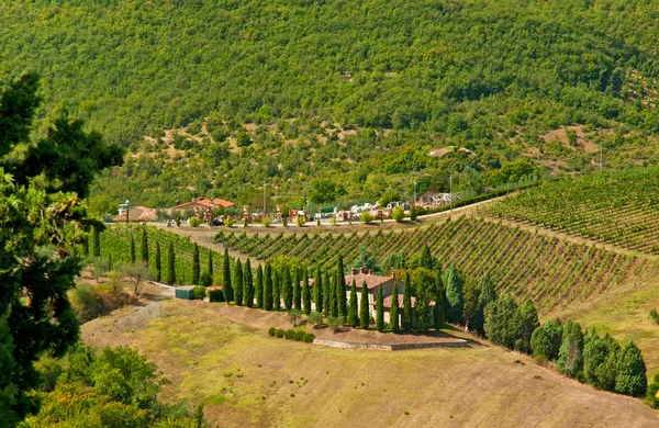 Деревня в горах Италии — стоковое фото