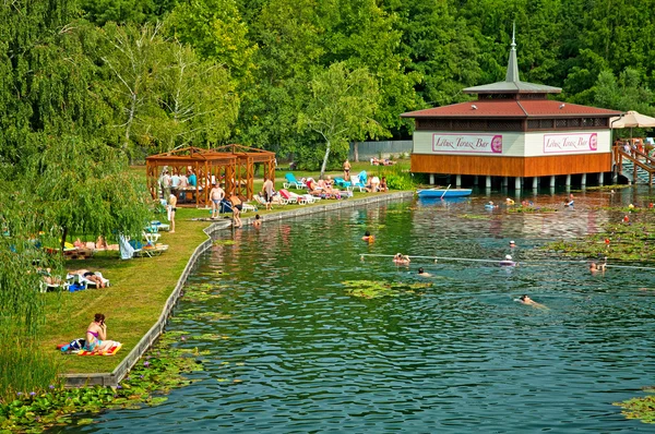 Sjön fylls helt på — Stockfoto