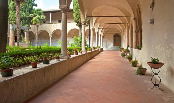 Cloister av den berömda katedralen — Stockfoto