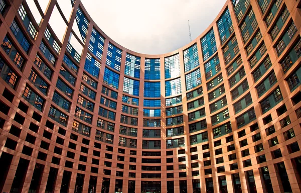 Na zewnątrz przez Parlament Europejski, Strasburg, Francja — Zdjęcie stockowe