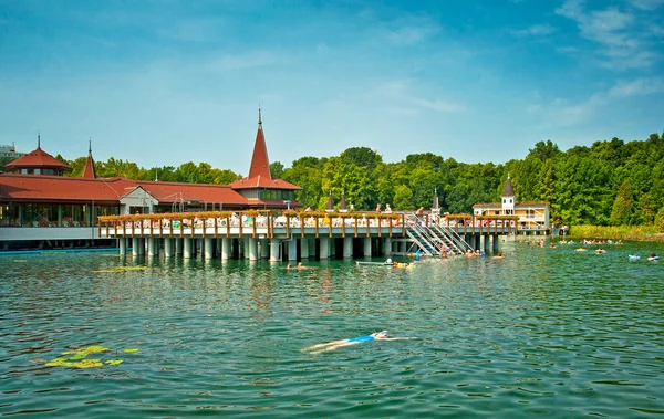 The famous Heviz thermal lake in Hungary — Stock Photo, Image