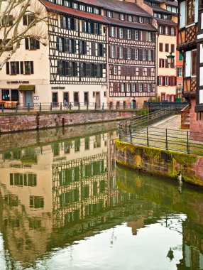 güzel kanal evleri Strasbourg, Fransa.