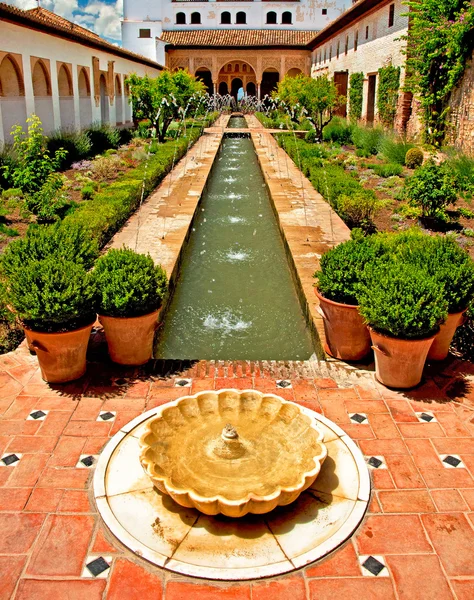 El famoso Generalife en Granada, España — Foto de Stock