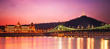 ünlü Özgürlük Köprüsü