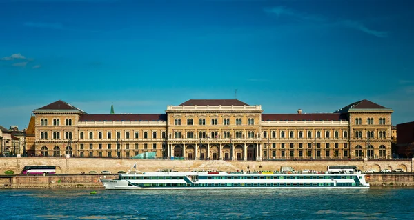 Bank of Danube — Stock Photo, Image