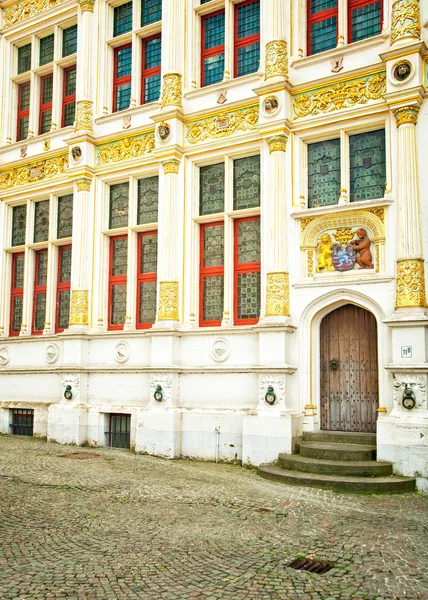 Pałac Królewski w zabytkowej miejscowości brugge — Zdjęcie stockowe