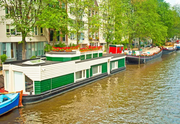 Kanalerna i amsterdam — Stockfoto
