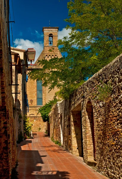 Bonitas casas en el casco antiguo — Foto de Stock