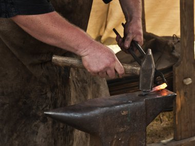 Demirci dövme demir smith örs hammerman