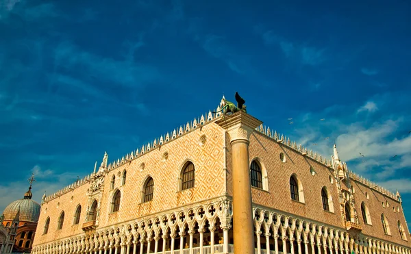 Palazzo Ducale in piazza — Foto Stock