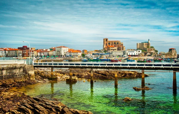 Hafen von castro urdiales — Stockfoto