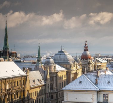 Budapeşte 'nin eski kasabasının çatıları