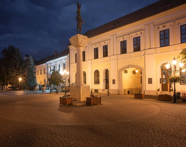 Tokaj Hungary 2022年10月22日 ハンガリー トカイのメイン広場夜 — ストック写真