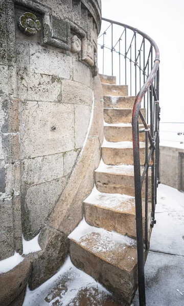 Kışın Karla Kaplı Merdivenler — Stok fotoğraf