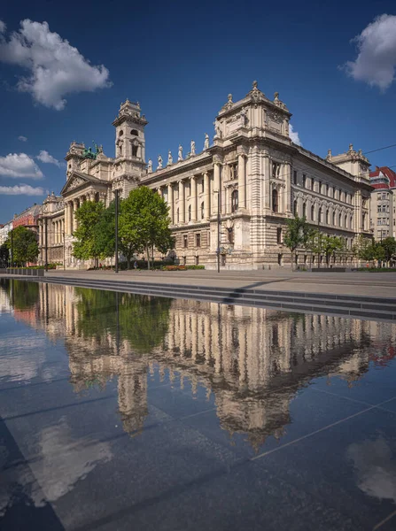 Kultowy Budynek Muzeum Etnograficznego Budapeszcie Węgry — Zdjęcie stockowe