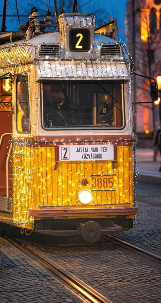 Будапест Хангария Декабря 2020 Иллюминированный Желтый Трамвай Будапеште — стоковое фото