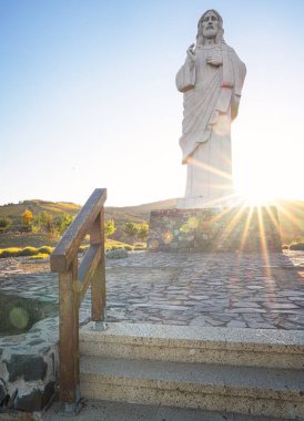 TARCAL, HUNGARY - 23 Ekim 2021: Tarcal, Macaristan 'daki ünlü İsa heykeli.