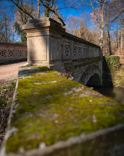 Ładny Kamienny Most Nad Rzeką — Zdjęcie stockowe