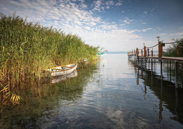 Barco Lago Balaton Por Mañana —  Fotos de Stock