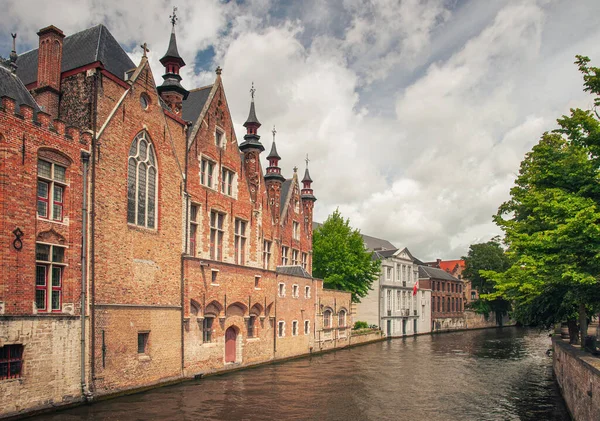 Bruges Belgio Aprile Case Lungo Canali Brugge Bruges Belgio Aprile — Foto Stock