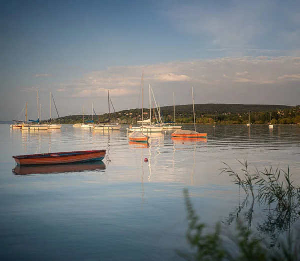 Segelbåtar Hamnen Vid Sjön Balaton Ungern Sommaren — Stockfoto
