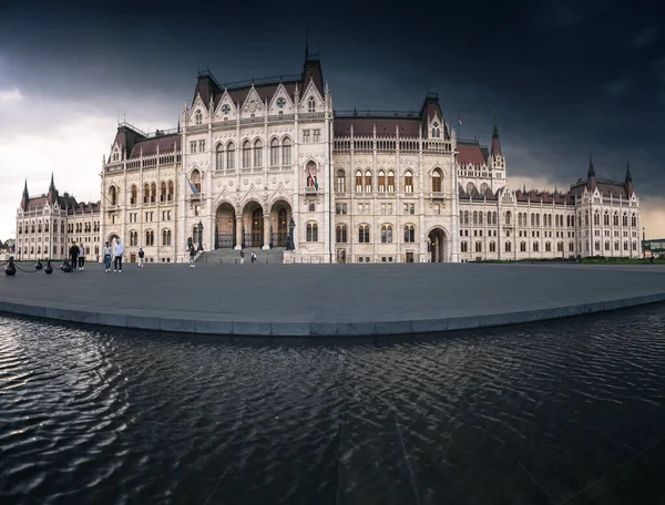 Kossuth Meydanı Budapeşte Deki Meşhur Macar Parlamentosu — Stok fotoğraf