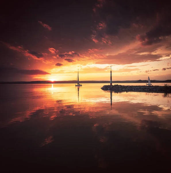 Чудовий Захід Сонця Над Озером Балатон Влітку — стокове фото