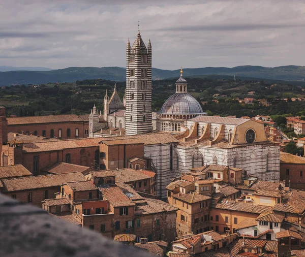 Dekoracje Sieny Pięknego Średniowiecznego Miasta Toskania — Zdjęcie stockowe