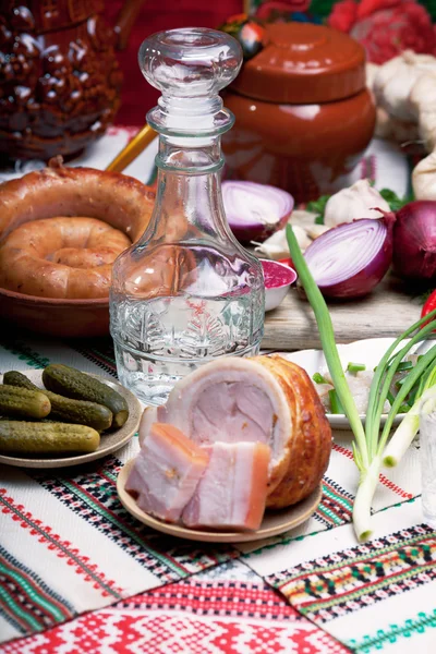 Foto de una mesa llena de alimentos — Foto de Stock