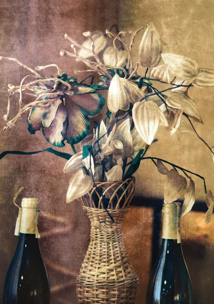 Bouquet de fleurs vintage dans un vase — Photo