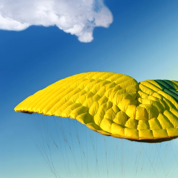 Paracaídas en el cielo —  Fotos de Stock