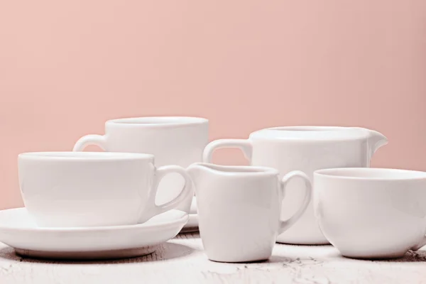 Verschillende witte cups — Stockfoto