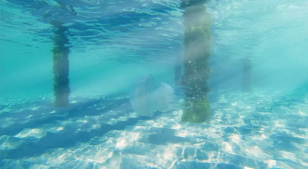 Underwater ripples — Stock Photo, Image