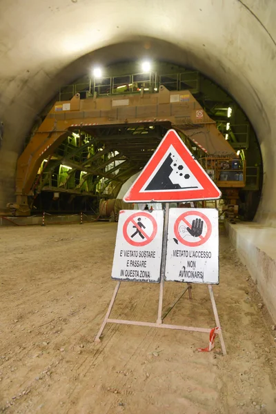 Werken in de tunnel — Stockfoto