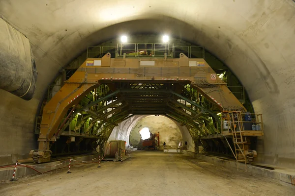 Trabalhando no túnel — Fotografia de Stock