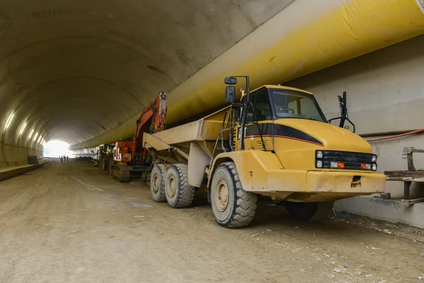 Werken in de tunnel — Stockfoto